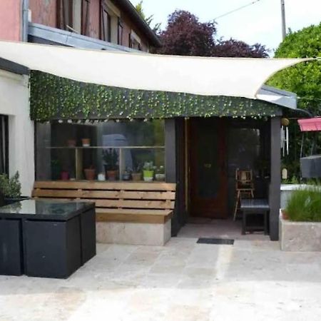 Leleka Hostel Esbly Exteriér fotografie